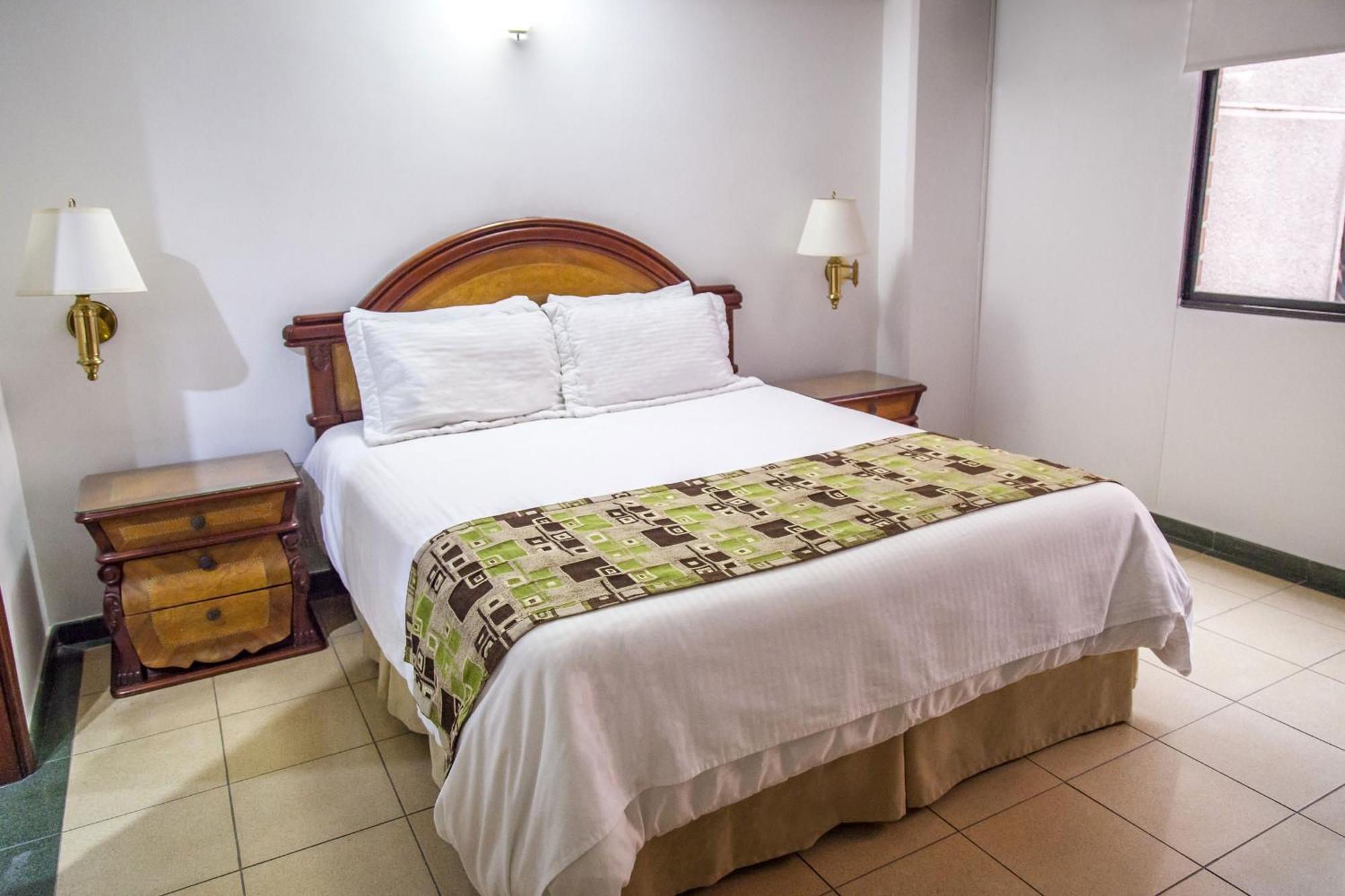 Hotel Casa Laureles Medellín Esterno foto