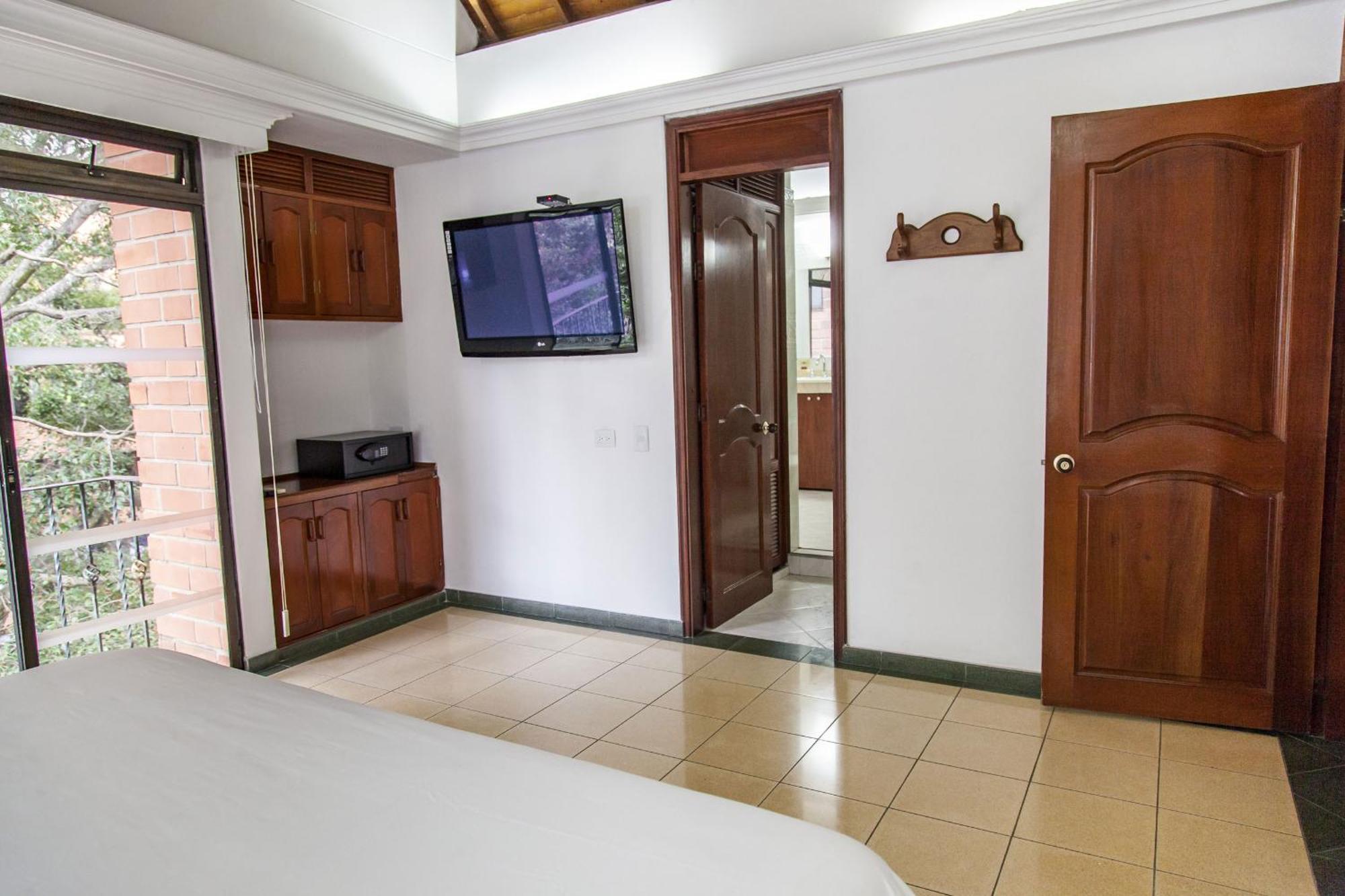 Hotel Casa Laureles Medellín Esterno foto