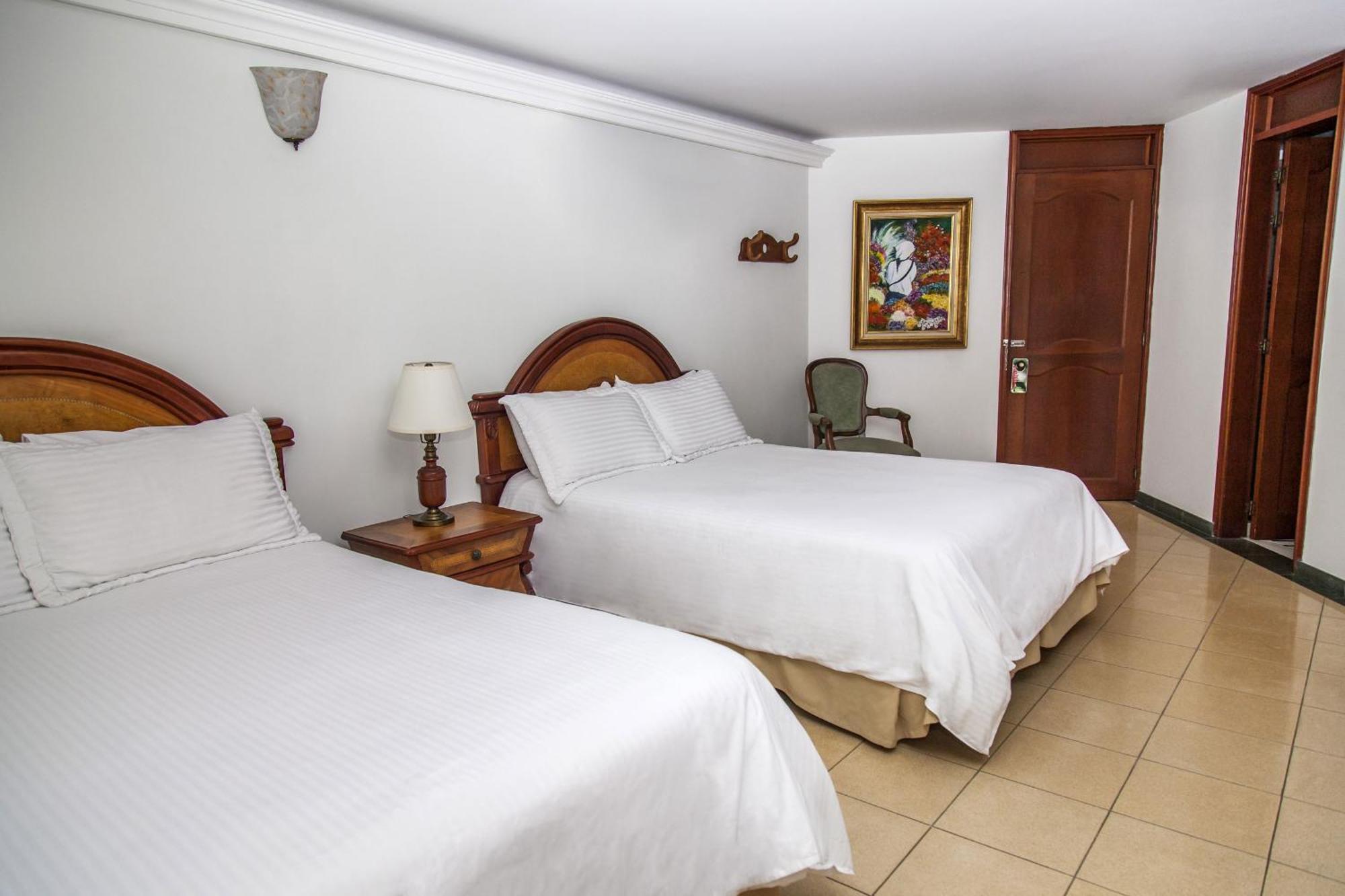 Hotel Casa Laureles Medellín Esterno foto