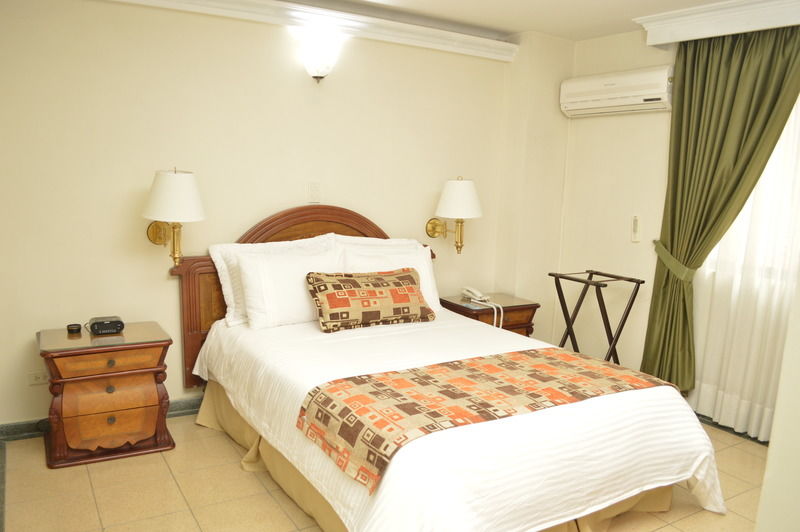 Hotel Casa Laureles Medellín Esterno foto